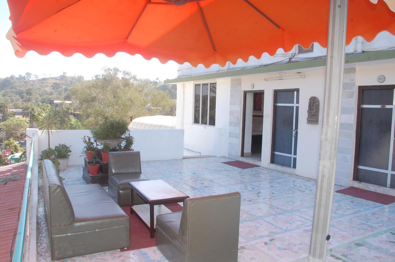 מאונט אבו Hotel Karnavati מראה חיצוני תמונה