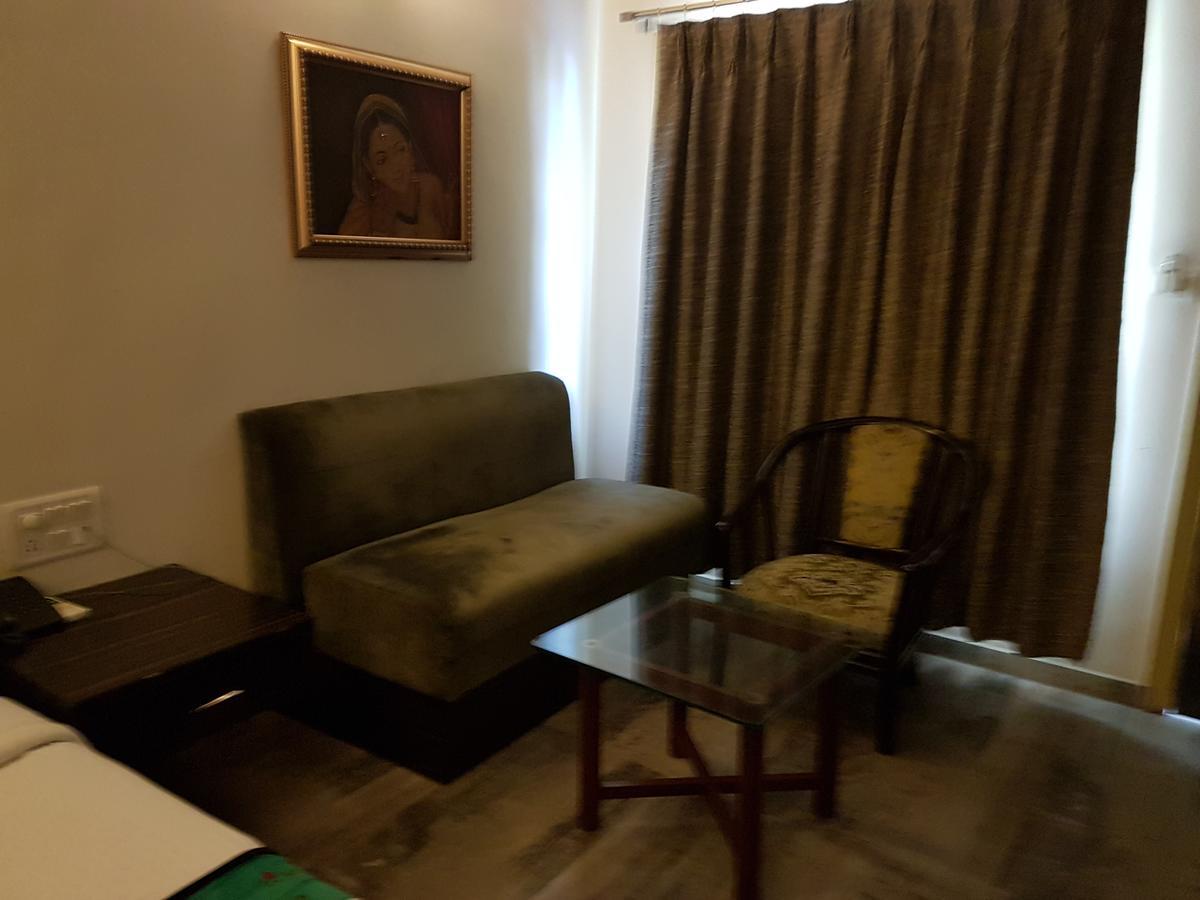 מאונט אבו Hotel Karnavati מראה חיצוני תמונה