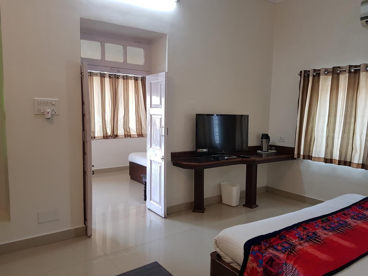 מאונט אבו Hotel Karnavati מראה חיצוני תמונה