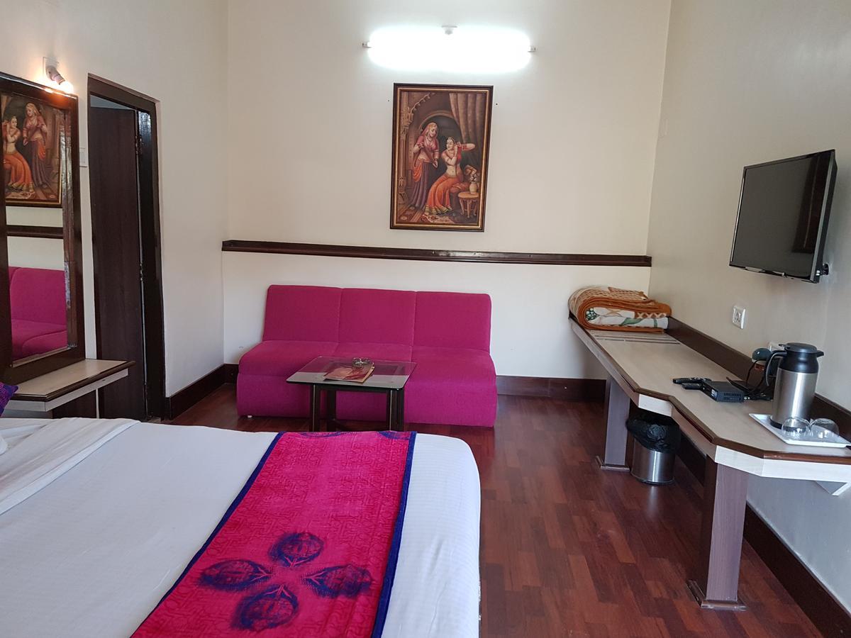 מאונט אבו Hotel Karnavati מראה חיצוני תמונה