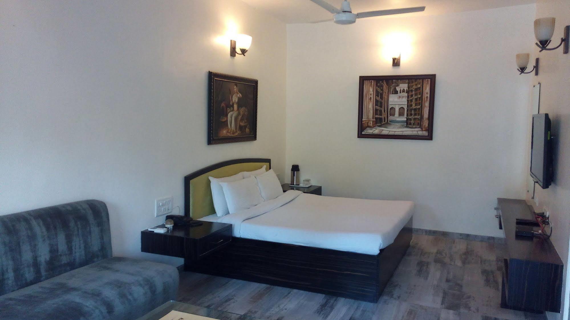 מאונט אבו Hotel Karnavati מראה חיצוני תמונה